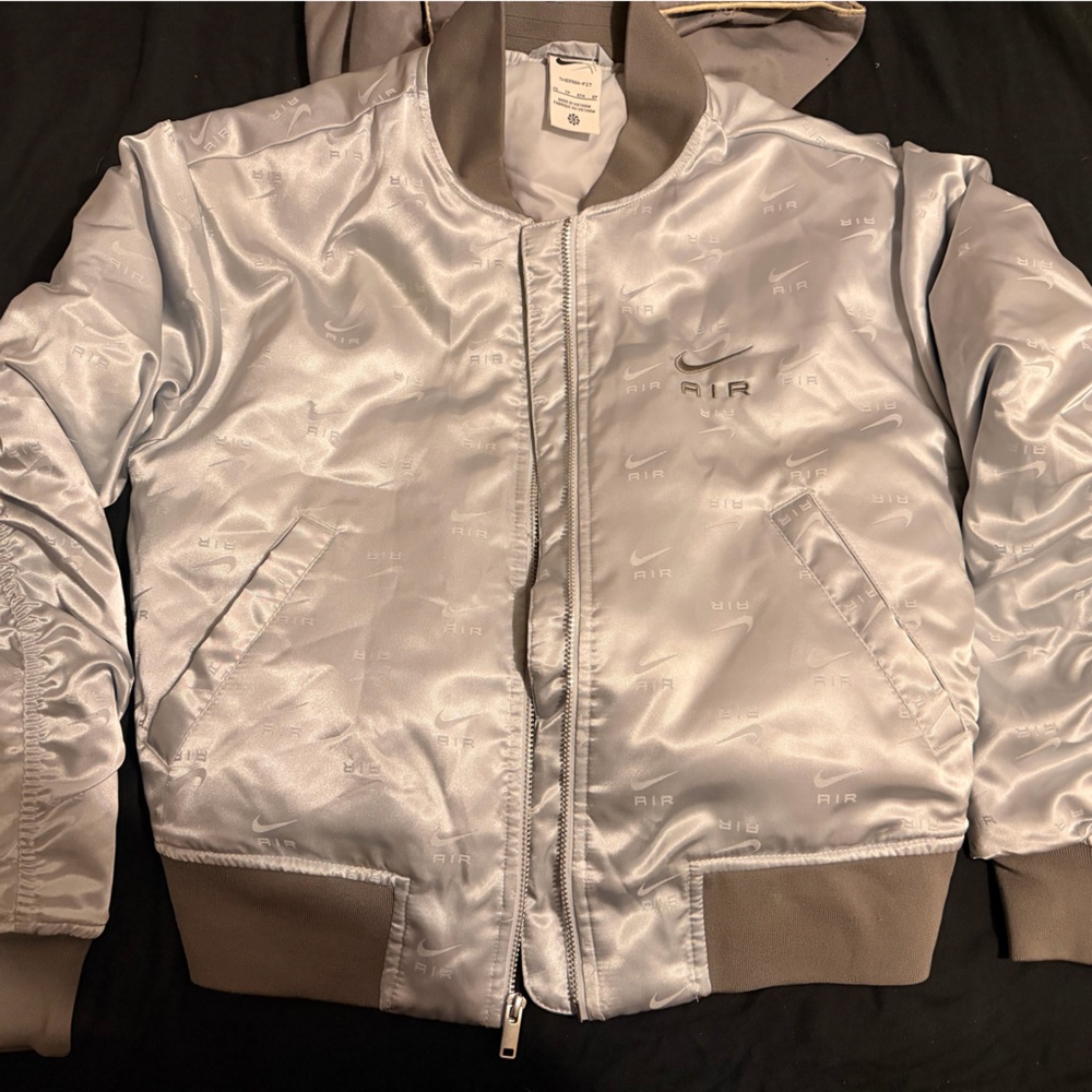 NWOT vintage rare Nike Therma-FIT Jacket - silver and White